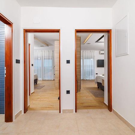 Apartment Mladen Цриквеница Экстерьер фото