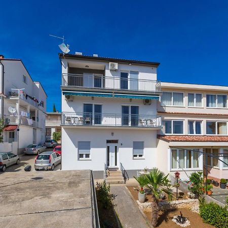 Apartment Mladen Цриквеница Экстерьер фото