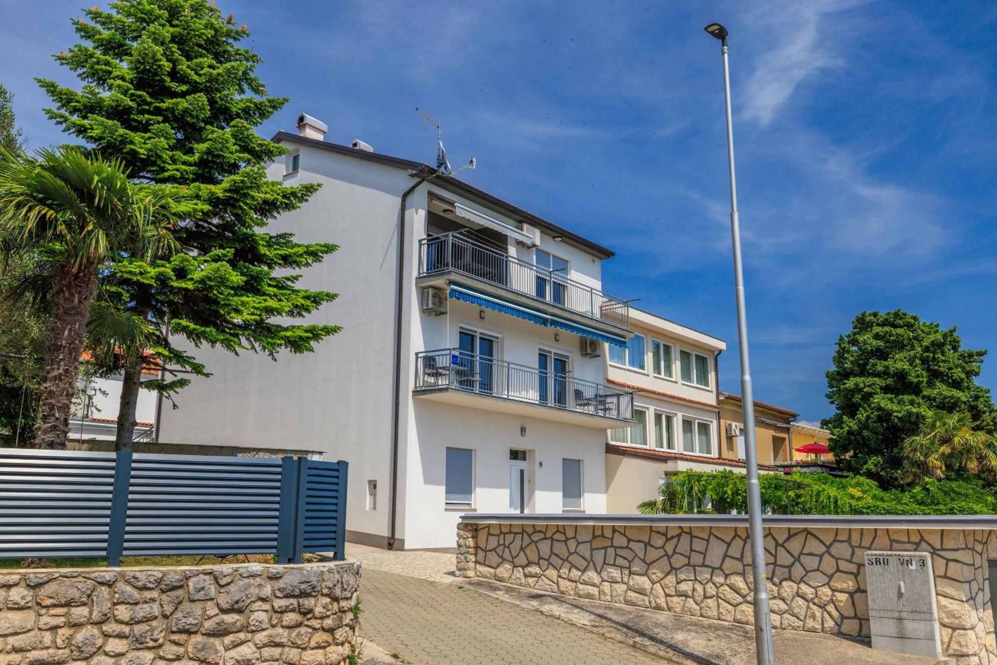 Apartment Mladen Цриквеница Экстерьер фото
